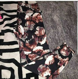 Victoria's Secret knockout floral htf leggings
